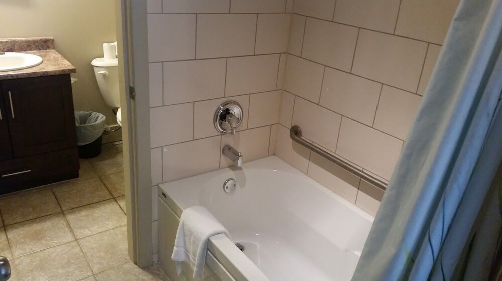 Three Room Studio - Bathroom