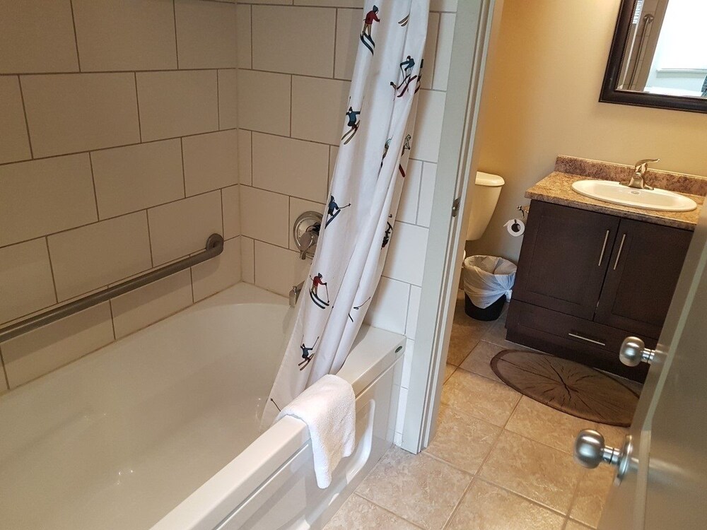 Two Room Studio - Bathroom