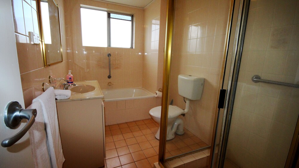 2 Bedroom Apartment 26 - Bathroom
