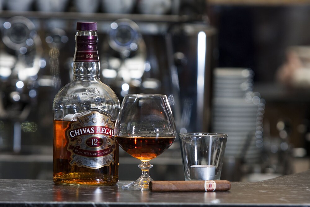 Hotel Bar