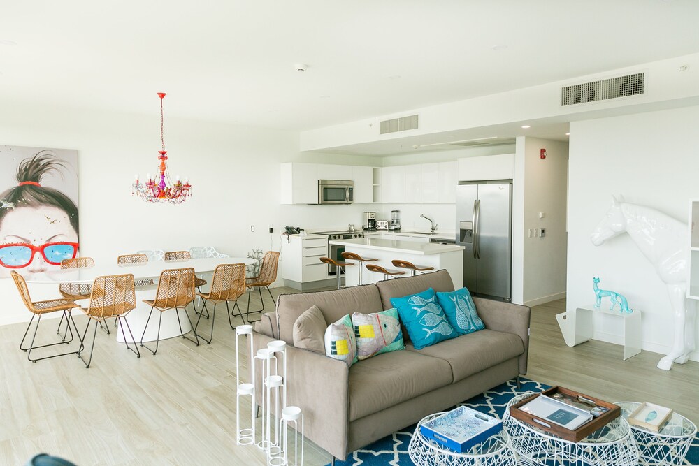 Townhouse 4 Bedrooms - Living Area