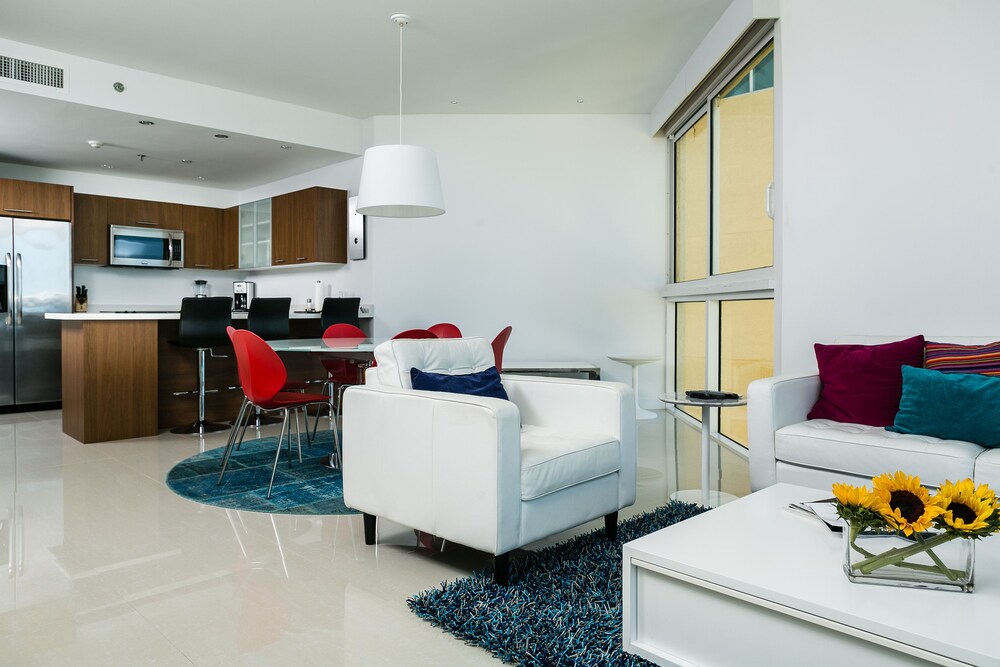 Suite Deluxe 2 Bedrooms - Living Area