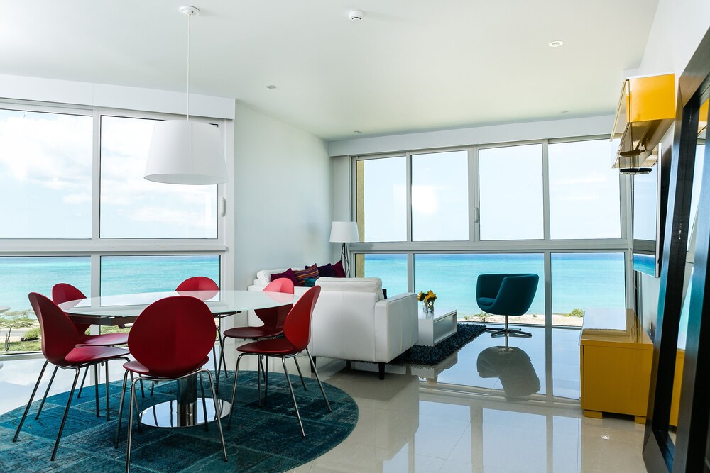 Suite Deluxe 2 Bedrooms - In-Room Dining