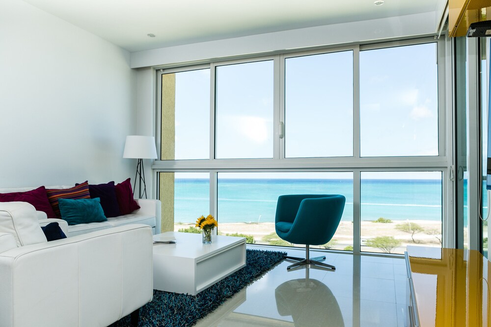 Suite Deluxe 2 Bedrooms - Living Room