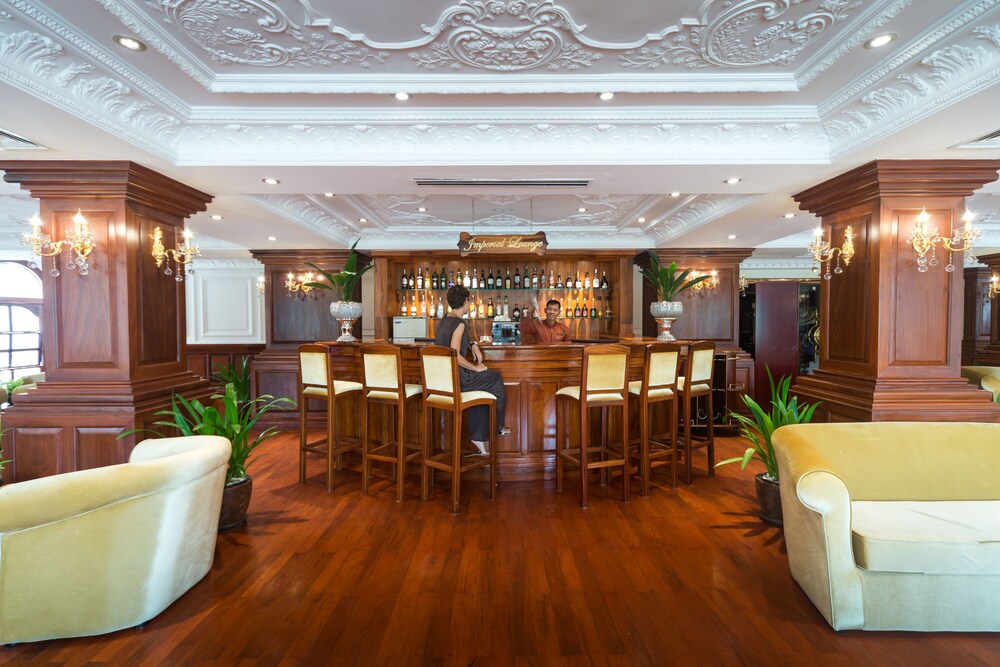 Hotel Lounge