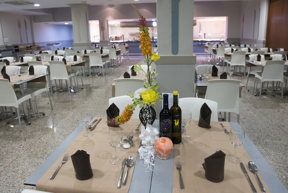 Food Court
