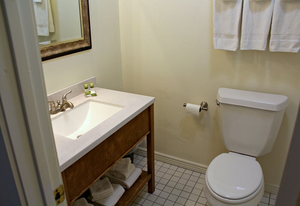 Family Suite, 2 Bedrooms, Kitchen - Bathroom
