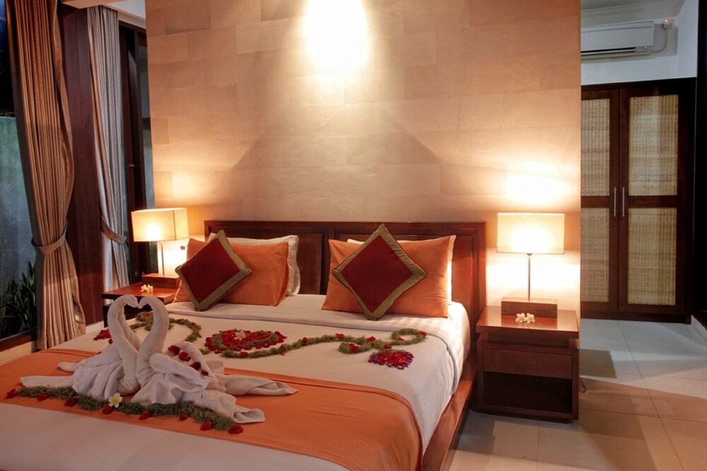 Villa, 1 King Bed, Private Pool - Guestroom