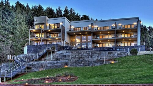 Whale Cove Inn