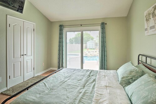 NEW! Modern Home w/ Private Yard: 30 Mi to Austin