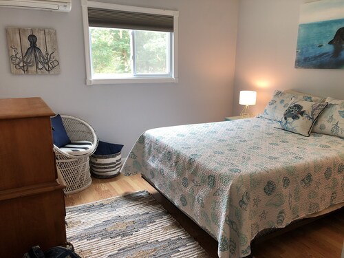 NEWLY UPDATED EXTERIOR & INTERIOR!!/Lambert's Cove Beach Pass/Long Point Beach