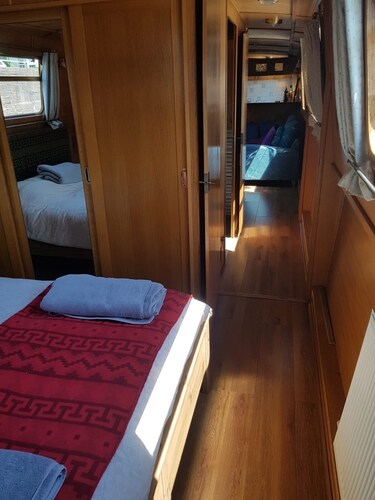 Beautiful Barge with No Regrets
