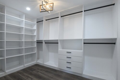 Modern Studio City house close to Universal Studios, Hollywood, Restaurants!