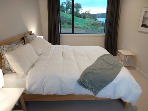 New house with sea views Stewart Island/Rakiura