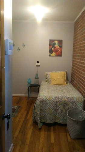 Pet Friendly, small fenced area, off deck
