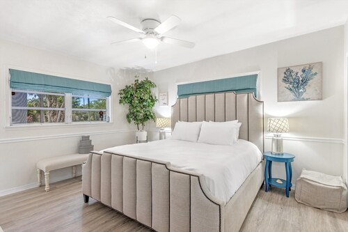Blue Beach Bungalow