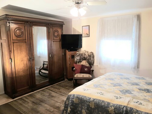 *NEW LISTING* Granny's Mining Camp