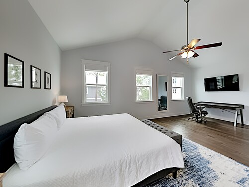 30A Home with Community Amenities – 4 Bikes with Every Reservation!