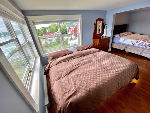 Stunning Conception Harbour Oceanfront Paradise