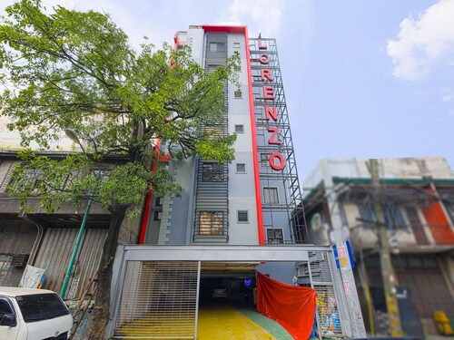 OYO 737 Arzo Hotel Makati