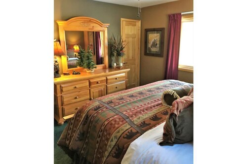 Amazing Views of Shadow Mnt/lake,firepit,3br/2ba Cozy Cabin in Grand Lk,sleeps6