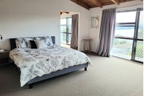 Relaxing spot with great sea view!