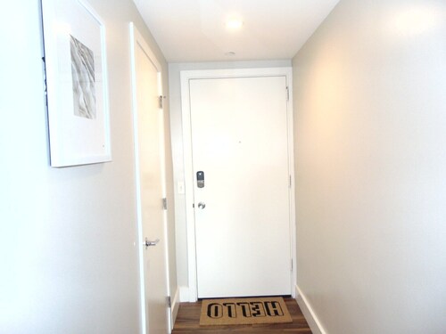 1-BEDROOM LUXURY CONDO IN PHILADELPHIA ART DISTRICT