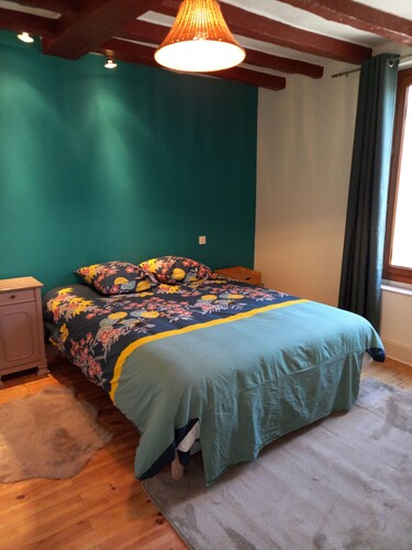 1ier étage d'une maison XIX de charme avec jardin clos privatif