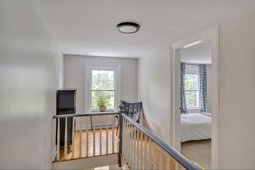 Afton Farmhouse - Mountain Views off Route 151