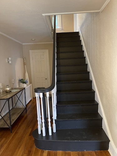 minutes from beaches and downtown New London