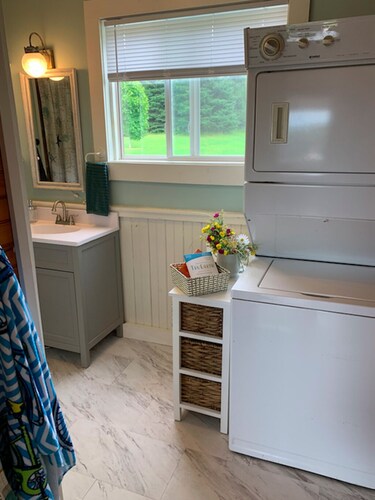 Taylor's Nook- Clinton Cottage With A Water View