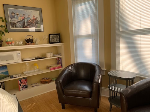York House/2 Bedroom Private Suits On and Estate .