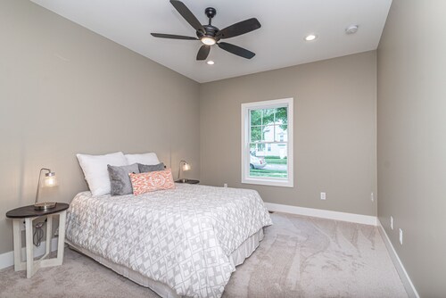 Big house 1/2 mile from the Big House! 8BR/8.5BA newly-built custom home!