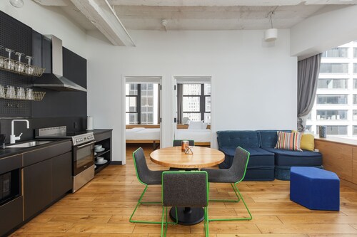 Front & Wall Street, Operated by WhyHotel