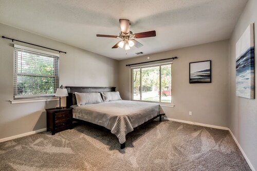 Beautiful Home - Private Pool / Game Room!