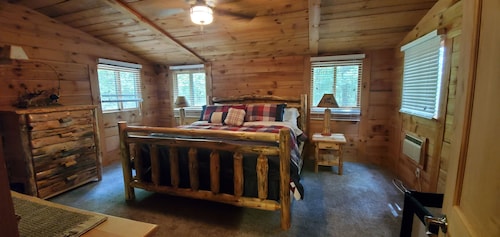 Lake front cabin on 6 private acres