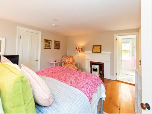 BRAND NEW LISTING! 3 NIGHT MINIMUM. NEAR SANDY NECK BEACH on Cape Cod Bay.