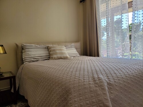Beautiful and Romantic Carmel guest house