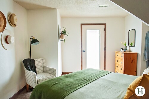 Premier Villa in Secluded Resort-like Setting in the heart of Osage Beach!