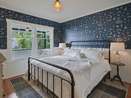 Ferry Cove - Private Beachfront