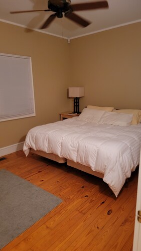 Located minutes from golf & a nature reserve, stay in a private 5 acre oasis