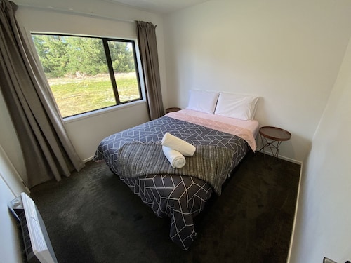Blue Lake Holiday Home - Twizel - FREE WIFI