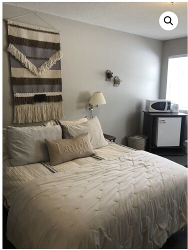 Lodestone flats- room 3