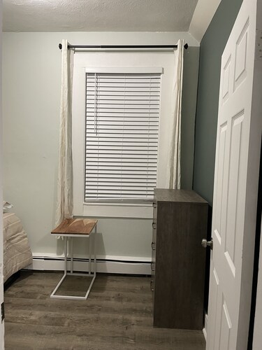 Beautiful 3 Bedroom located 10 minutes from Downtown