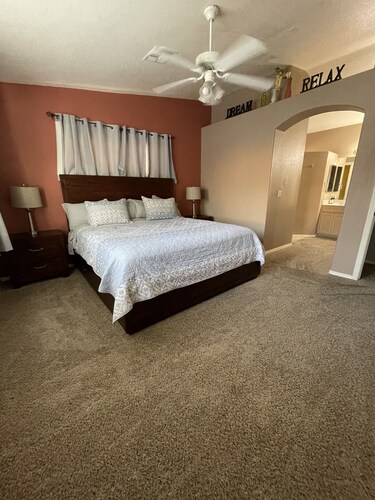 Snowbird Retreat: 3 Bedroom/2 Bath Pool Home