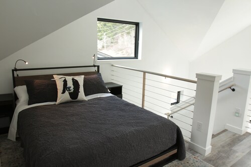 Gorgeous small apartment with everything you need!