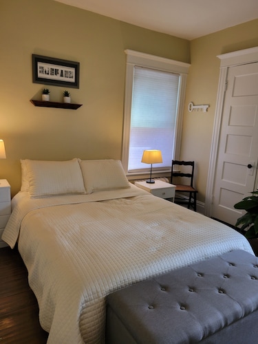 2 BR + Office Oasis in the Elmwood Village