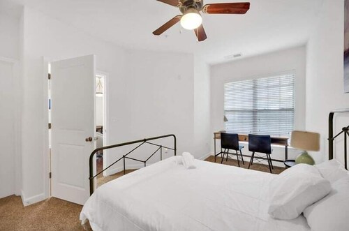 Bright 1BR with Balcony, Gym & Workspace