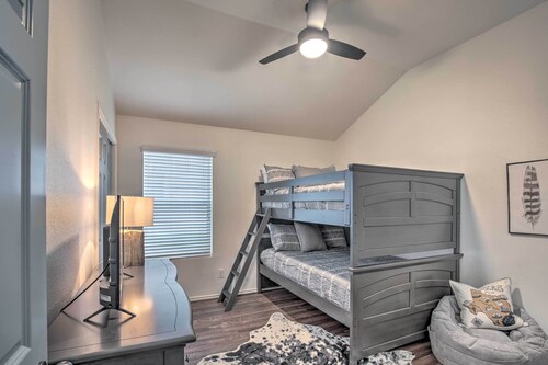NEW! Stylish San Antonio Home < 2 Mi from SeaWorld
