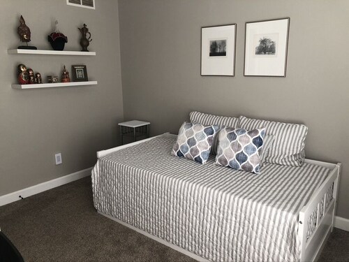Peaceful Condo Retreat on Lake Monroe